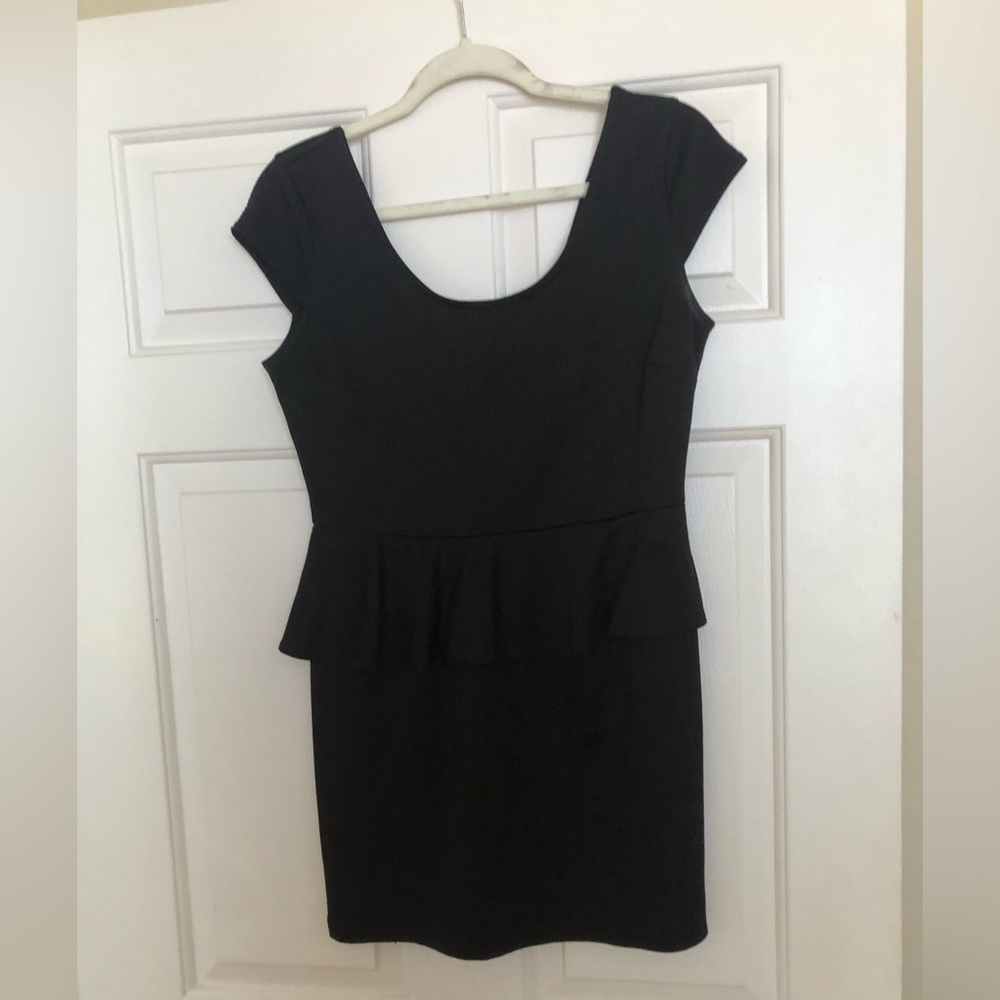 Timing Black Sheath Mini Dress Scoop Neck Cap Sleeve